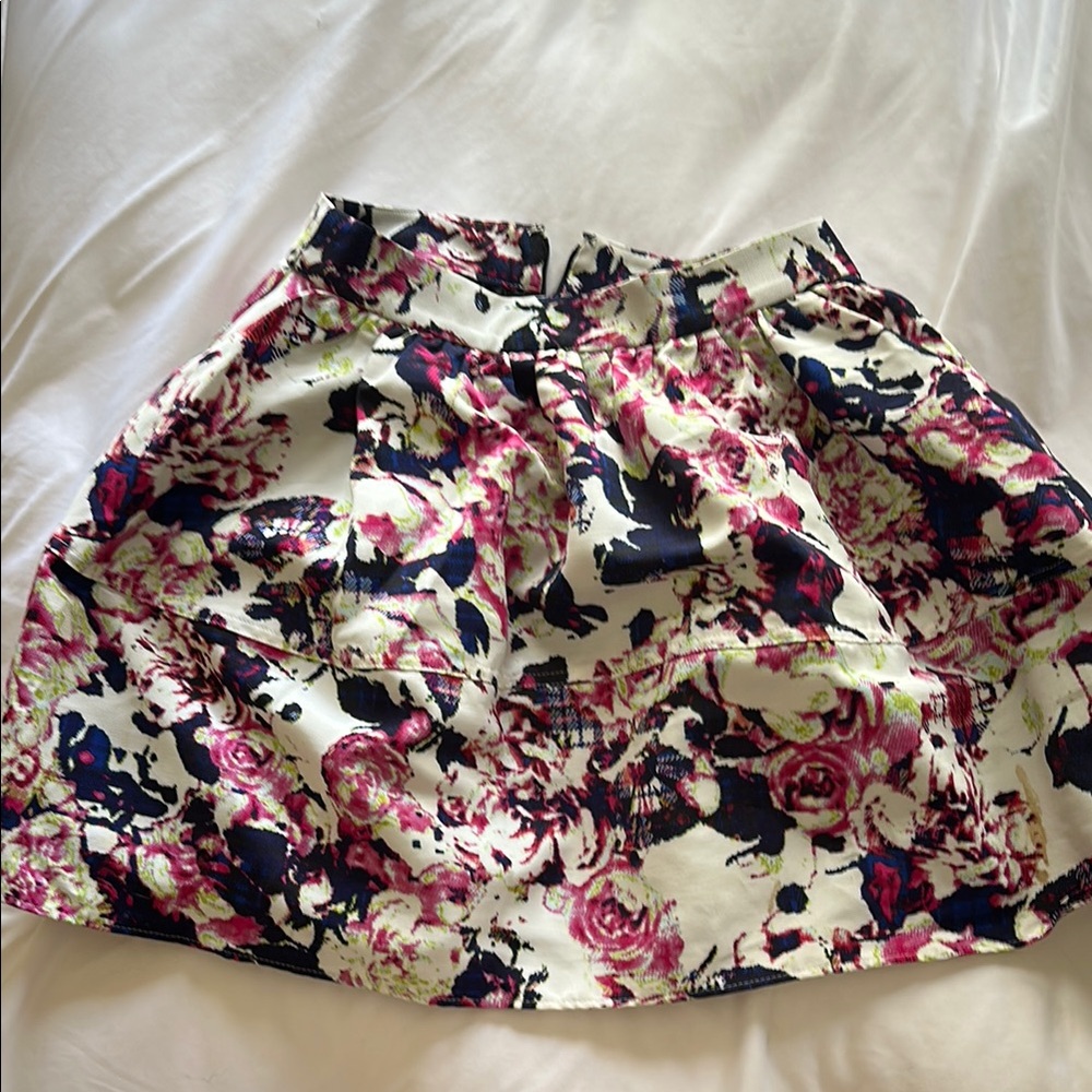 Express Pink and Black Bubble Mini Skirt with Pleats